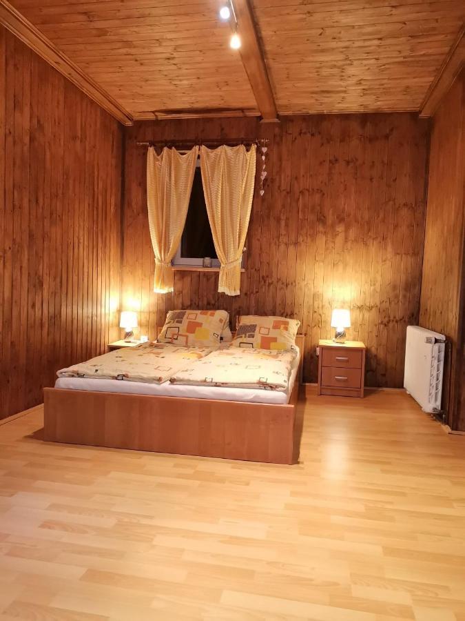 Apartament Prazdninovy Byt Arin Jáchymov Zewnętrze zdjęcie